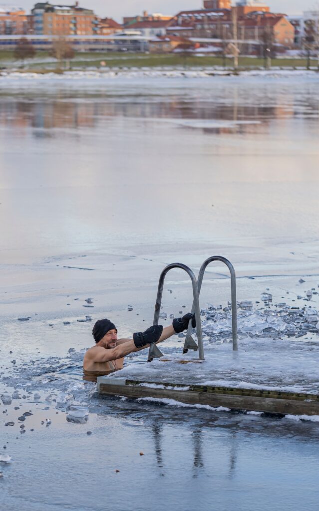Cold Plunge Benefits: Where the Evidence Ends